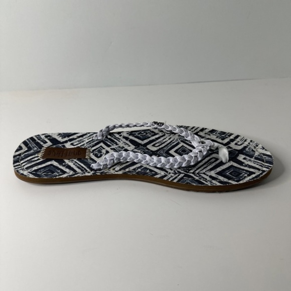 MAJ LOVE Women's Thong Sandals Size 9 Blue/ White Slip On Flats Thong Toes NWT - Picture 9 of 11